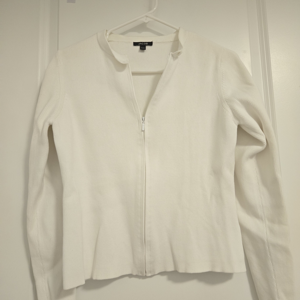Chic White Zip-Up Sweater